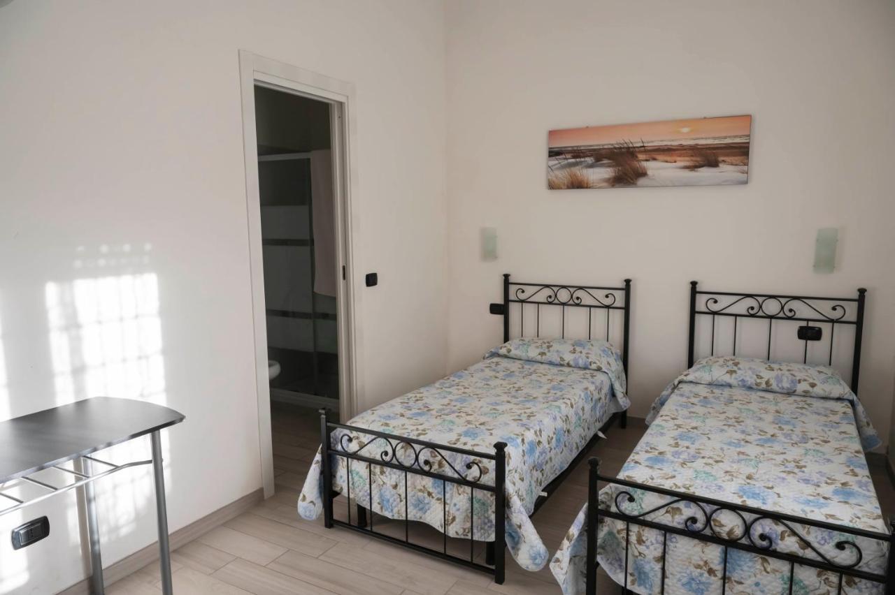 Il Giardino Dell'Eden Bed & Breakfast Acilia Bagian luar foto