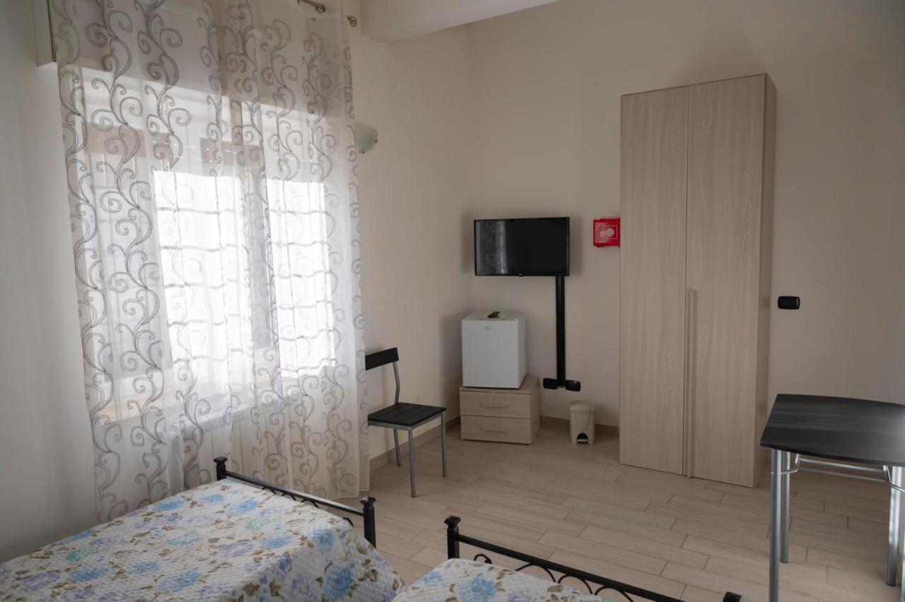 Il Giardino Dell'Eden Bed & Breakfast Acilia Bagian luar foto