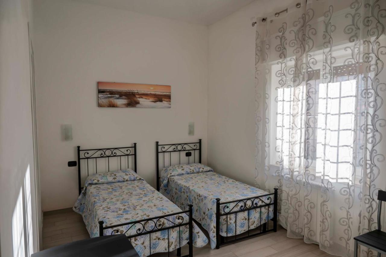 Il Giardino Dell'Eden Bed & Breakfast Acilia Bagian luar foto