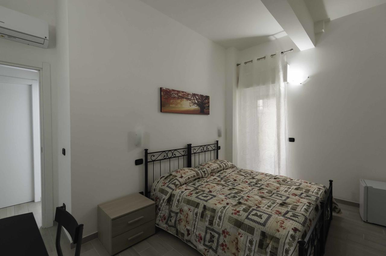Il Giardino Dell'Eden Bed & Breakfast Acilia Bagian luar foto