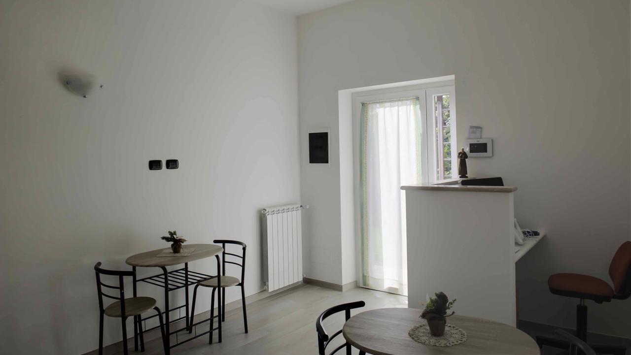 Il Giardino Dell'Eden Bed & Breakfast Acilia Bagian luar foto