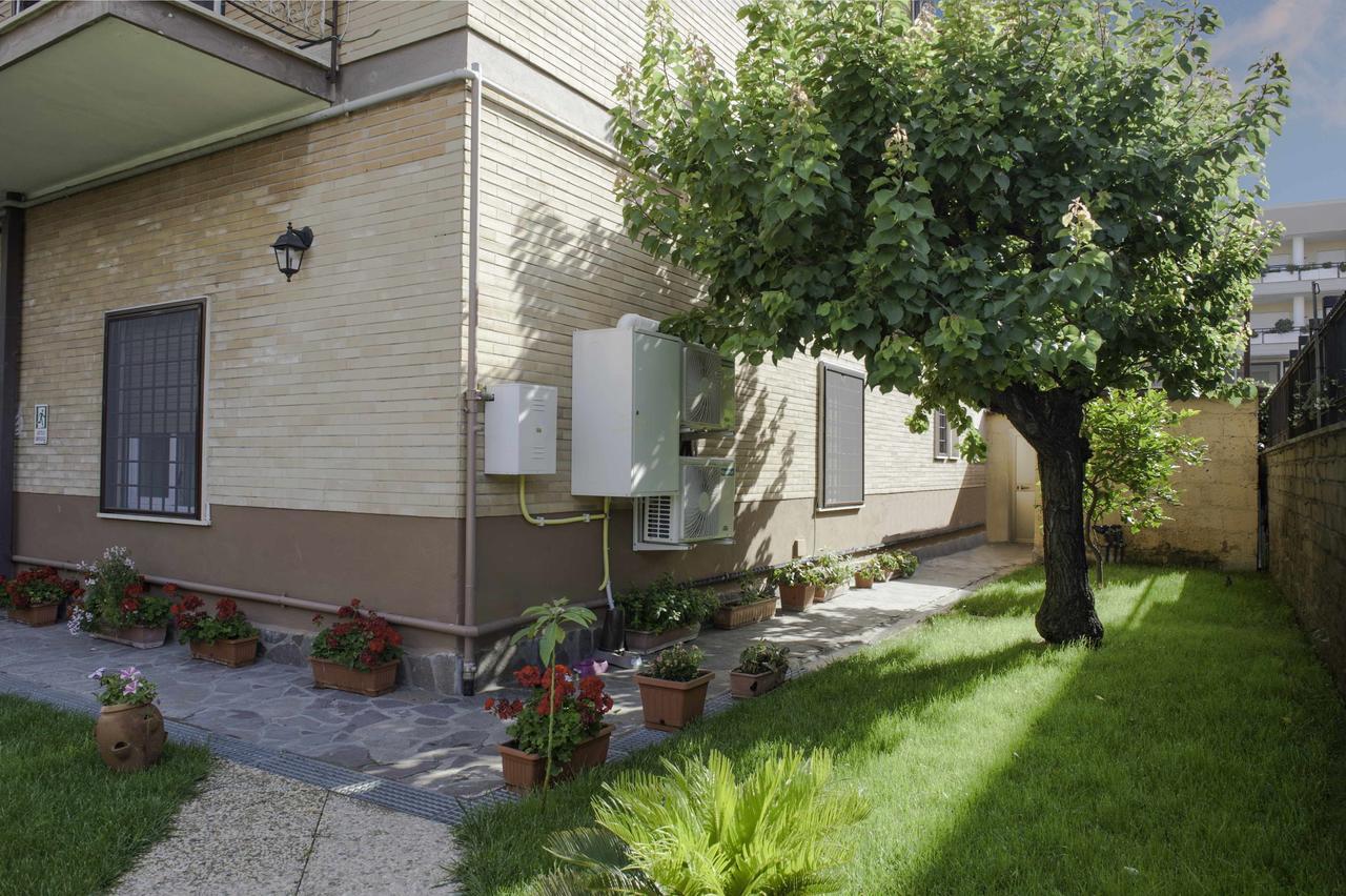 Il Giardino Dell'Eden Bed & Breakfast Acilia Bagian luar foto