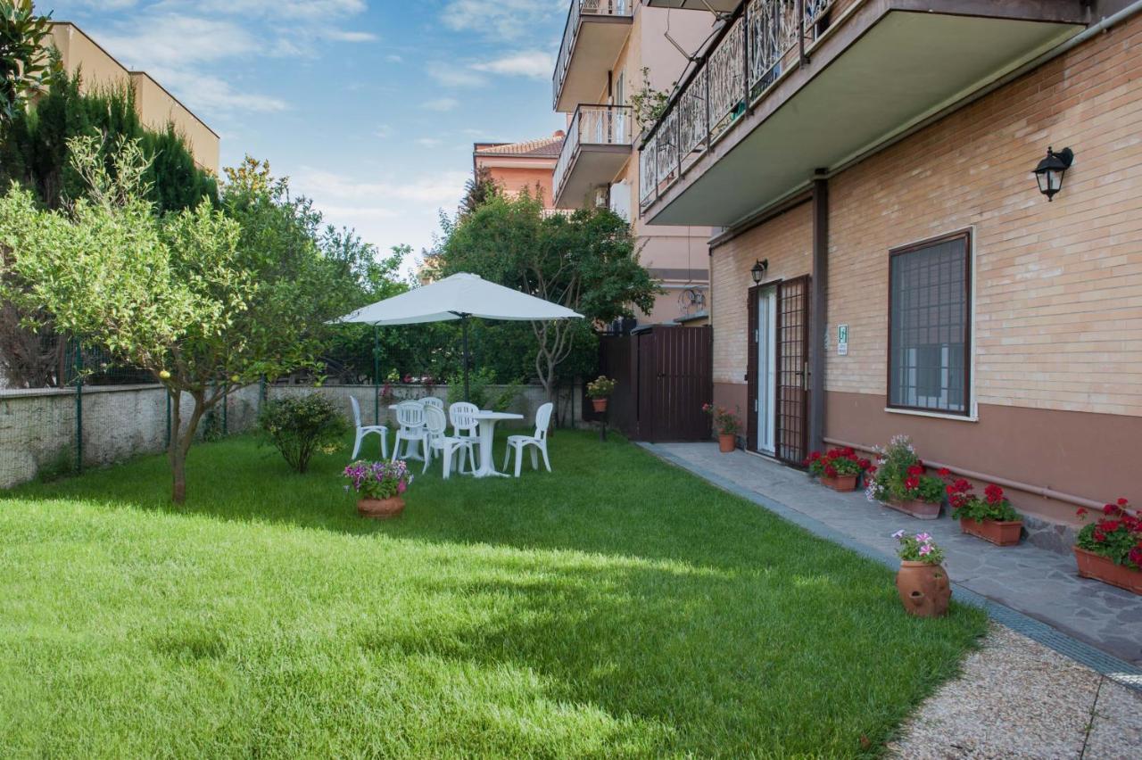 Il Giardino Dell'Eden Bed & Breakfast Acilia Bagian luar foto